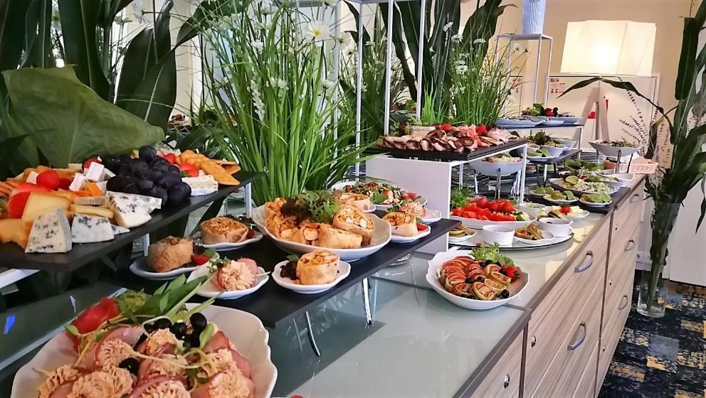 Green Garden Hotel Рашин Екстер'єр фото