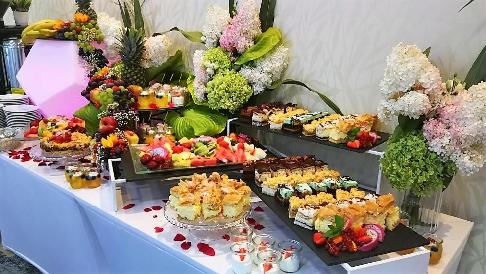 Green Garden Hotel Рашин Екстер'єр фото