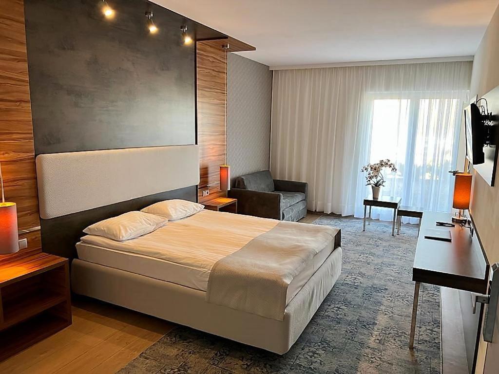 Green Garden Hotel Рашин Екстер'єр фото
