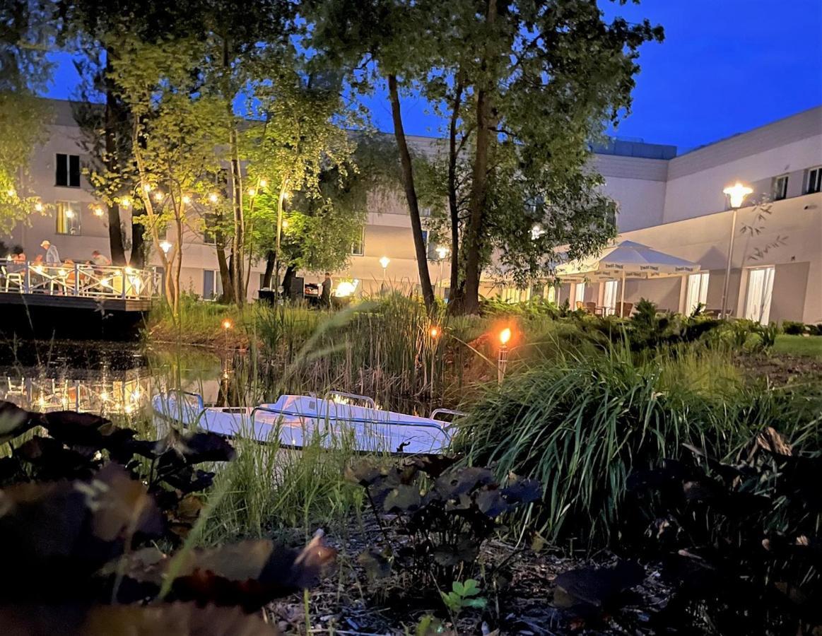 Green Garden Hotel Рашин Екстер'єр фото