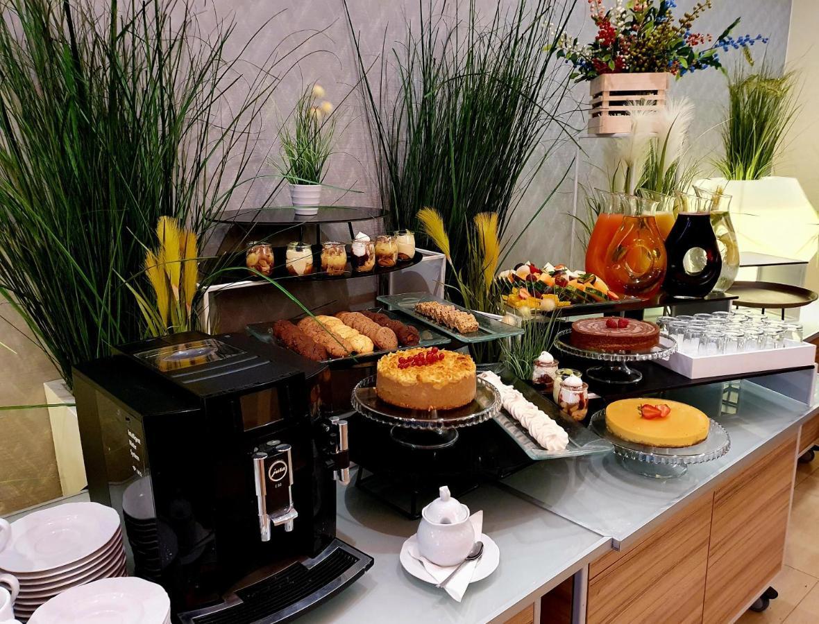 Green Garden Hotel Рашин Екстер'єр фото