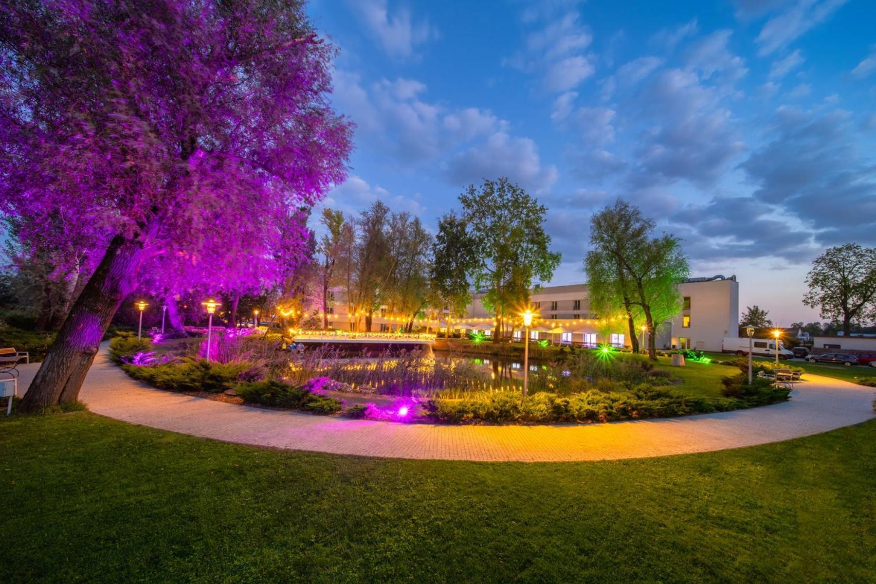 Green Garden Hotel Рашин Екстер'єр фото