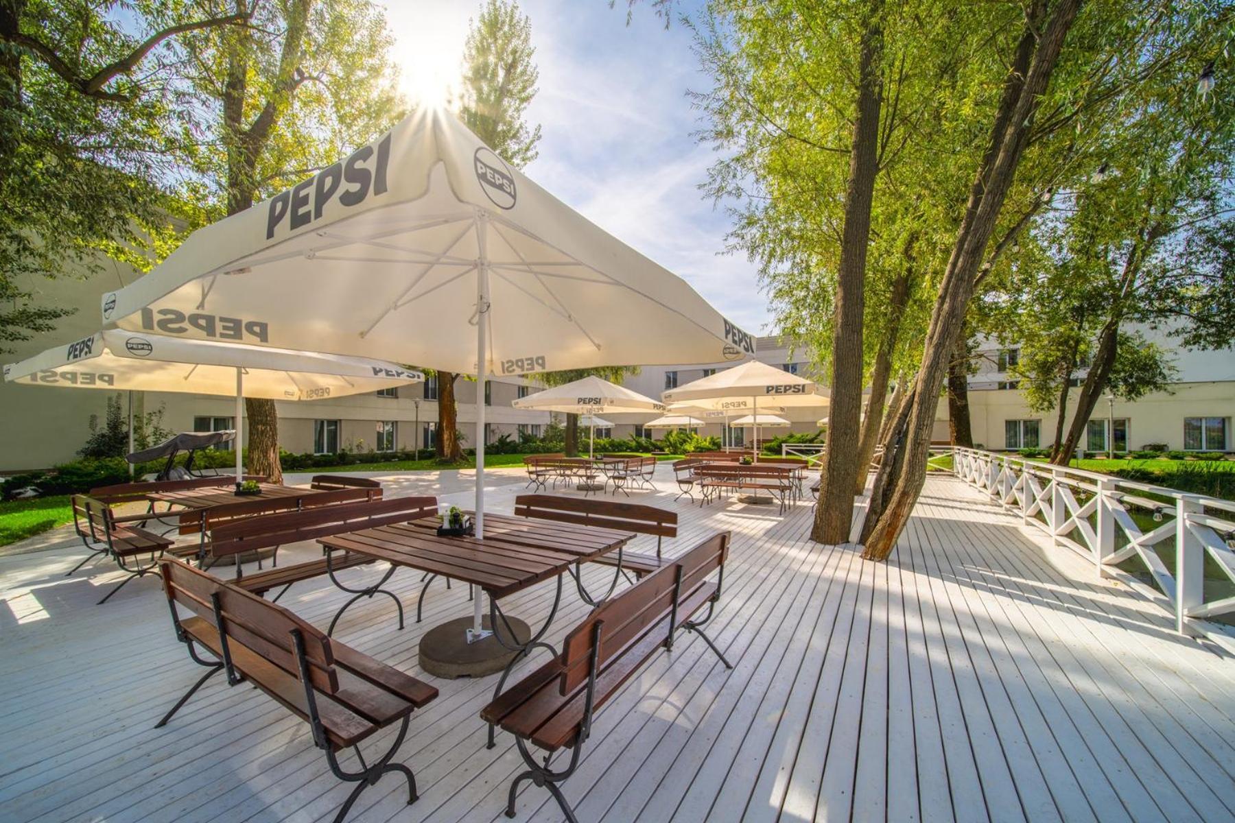Green Garden Hotel Рашин Екстер'єр фото