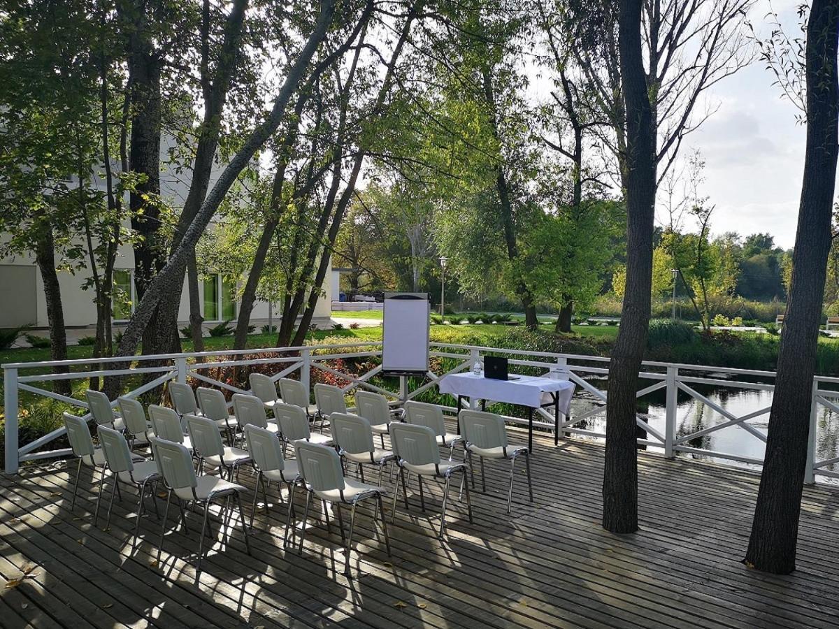 Green Garden Hotel Рашин Екстер'єр фото